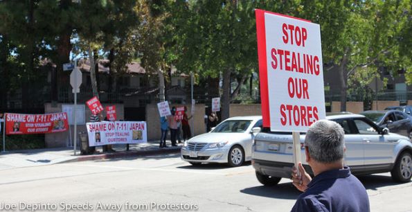 7ElevenProtestAug2014.8